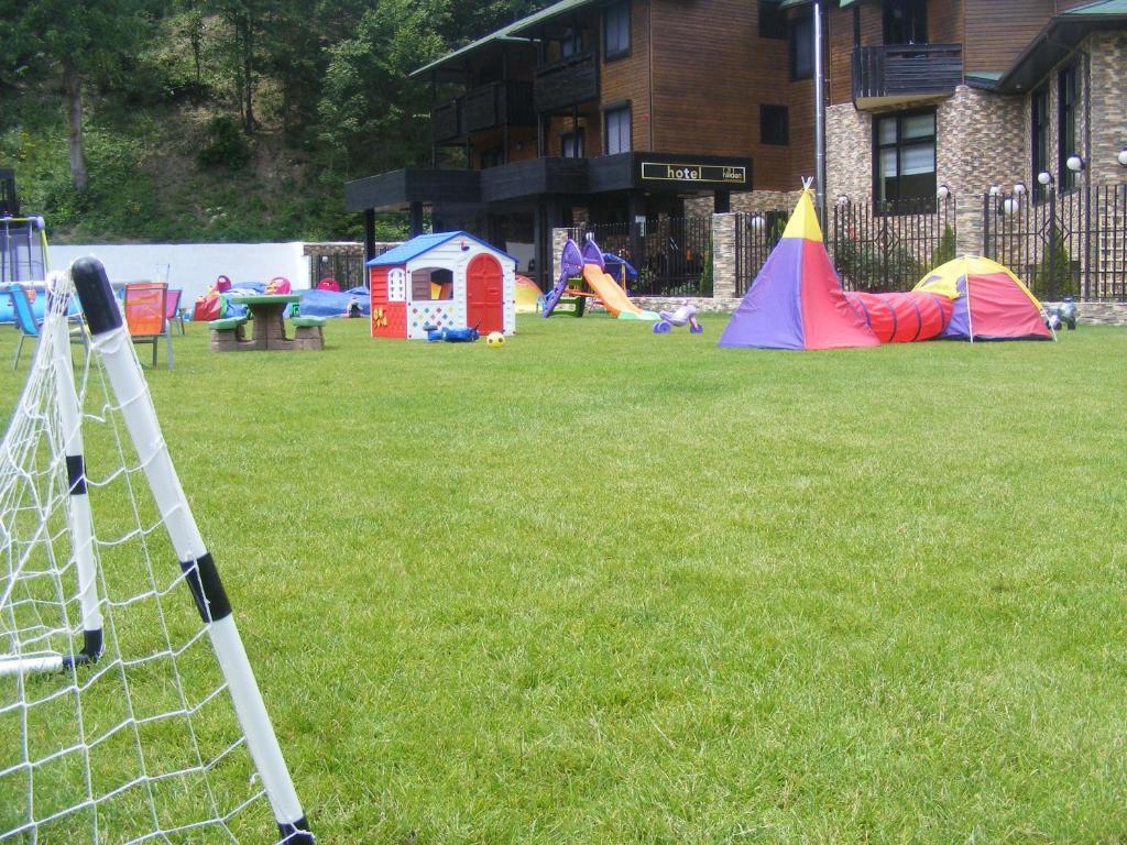 Hotel Hillden Lodge&Restaurant Drumu Carului المظهر الخارجي الصورة