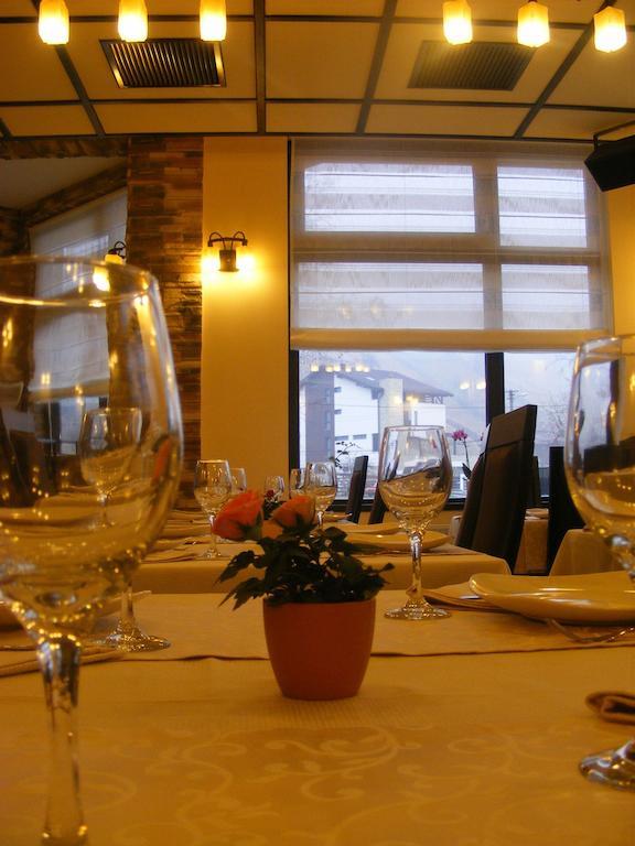 Hotel Hillden Lodge&Restaurant Drumu Carului المظهر الخارجي الصورة