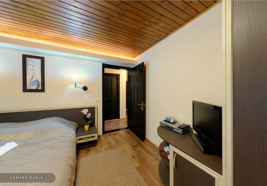 Hotel Hillden Lodge&Restaurant Drumu Carului المظهر الخارجي الصورة