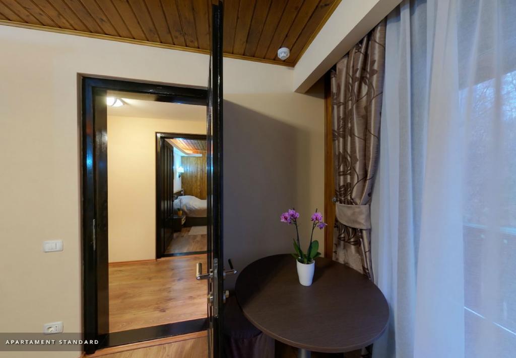 Hotel Hillden Lodge&Restaurant Drumu Carului المظهر الخارجي الصورة