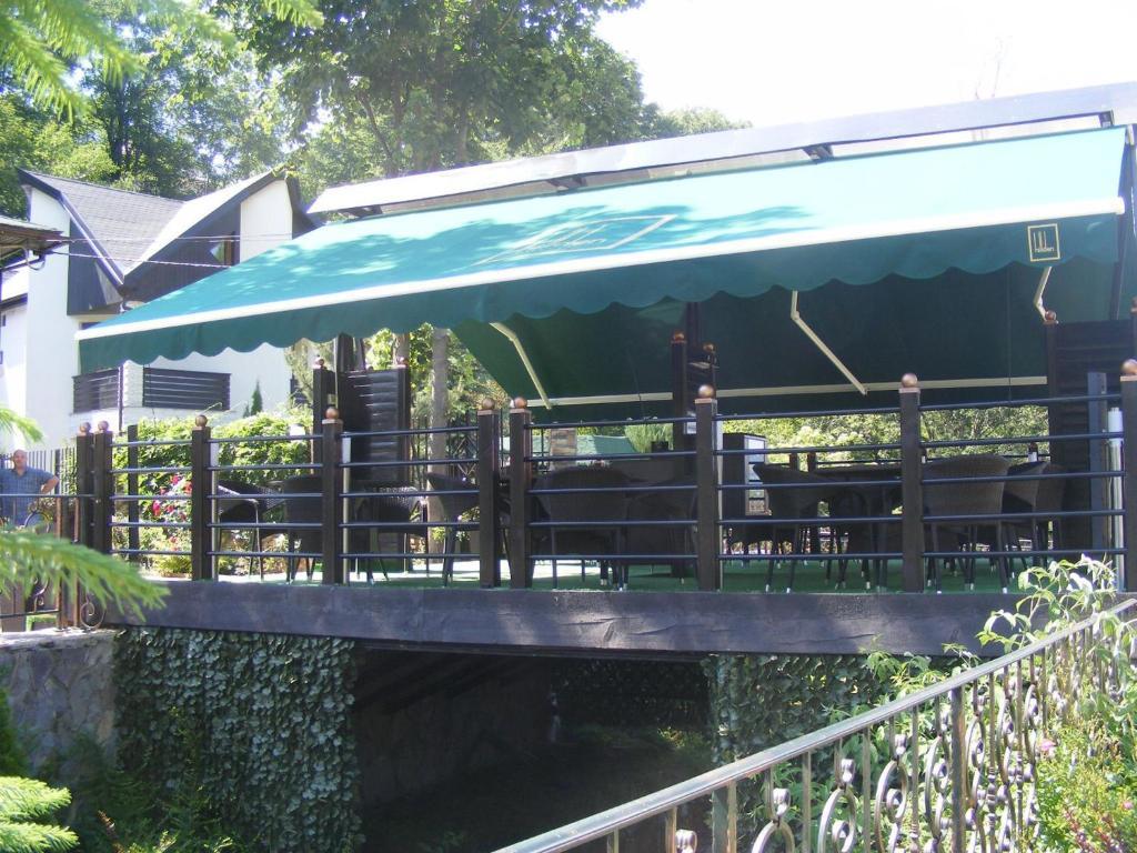 Hotel Hillden Lodge&Restaurant Drumu Carului المظهر الخارجي الصورة