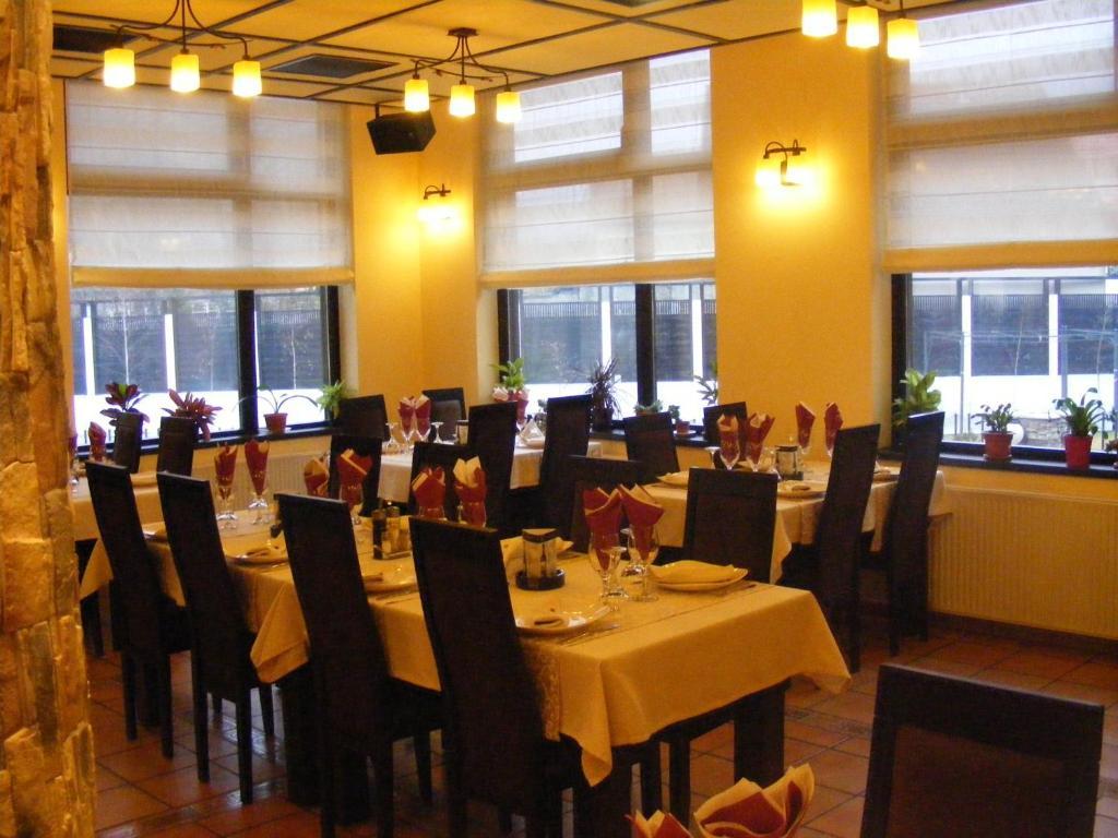 Hotel Hillden Lodge&Restaurant Drumu Carului المظهر الخارجي الصورة